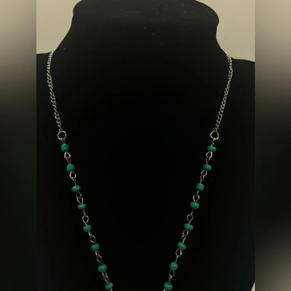 Silver-Tone Fashion Necklace Elephant Pendant‎ Acrylic Turquoise Colored Beads